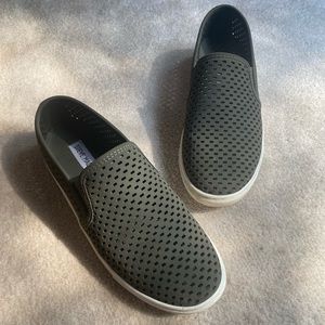 Steve Madden shoes | Eloise hunter green perforated shoes size 8M